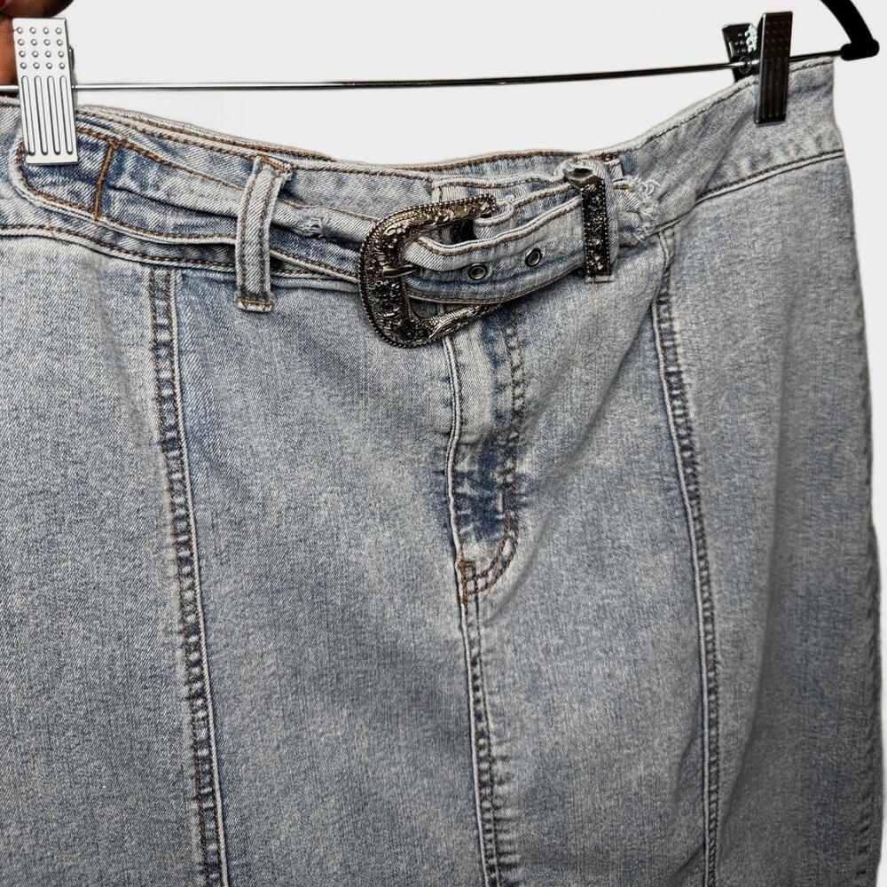 Vintage Y2K Denim Jean Skirt with‎ Silver Belt Buckle